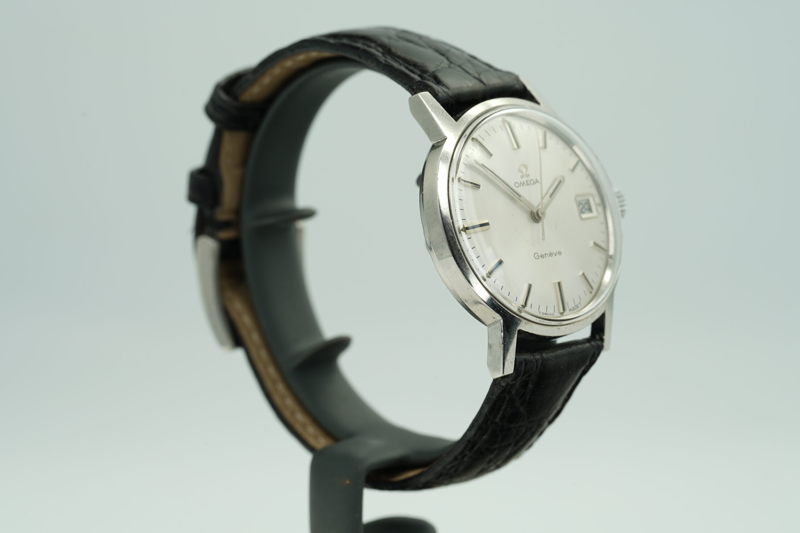 Omega Geneve ref. 136.070 - Image 9