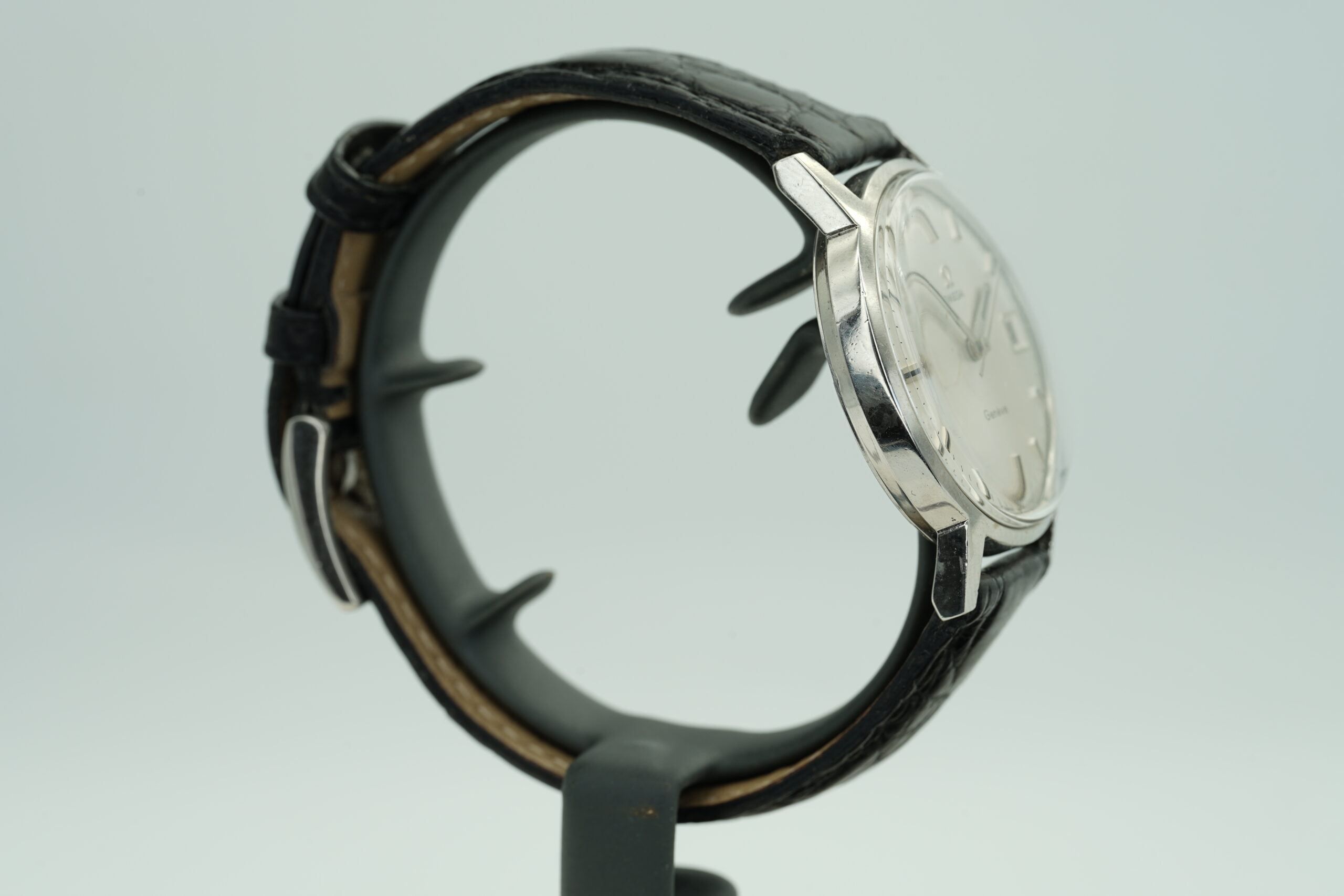 Omega Geneve ref. 136.070 - Image 10
